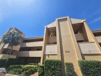 Building Photo - 510 Cranes Way