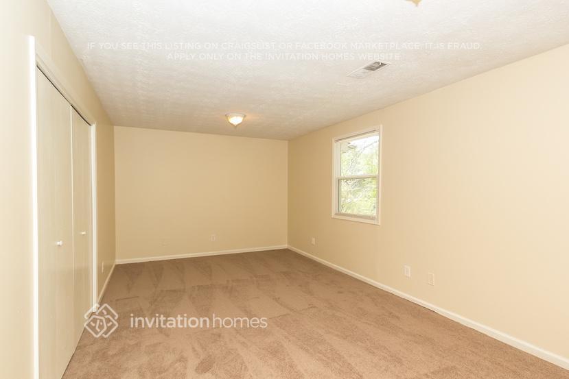 Building Photo - 5100 Greentree Trail