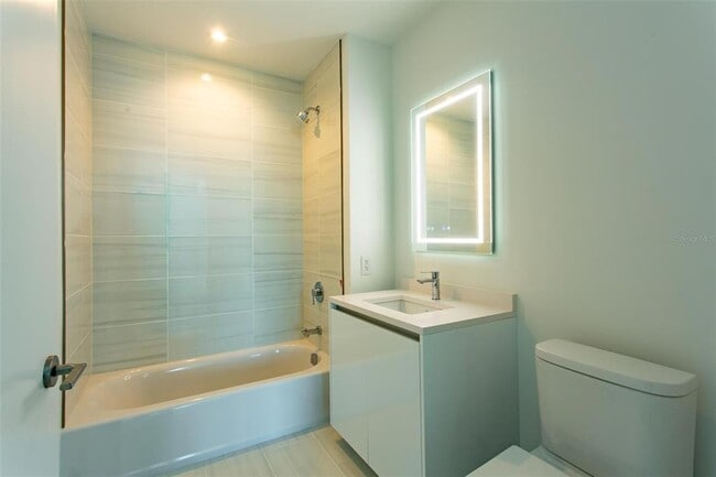 Building Photo - 400 Central Ave