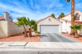 Building Photo - 9832 Cactus View Ave