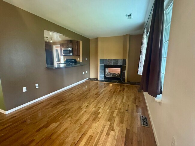 Building Photo - Charming 3-Bedroom Home in Lakewood with Spacious Yard & Modern Comforts