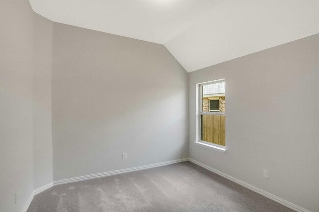 Building Photo - 335 Spinnaker Loop