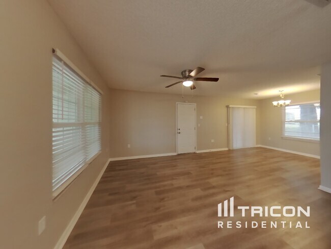 Building Photo - 6711 Lemon Tree Dr