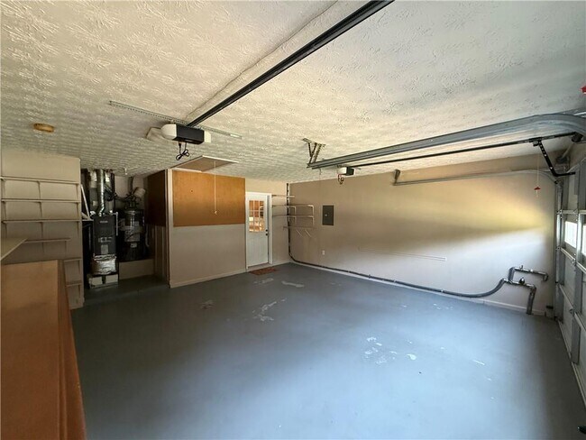 Building Photo - 3897 Saddlecreek Dr