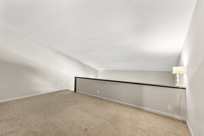 Building Photo - Discover the most affordable home in Belle Forest, located in Nashville's highly coveted 37221 zi...