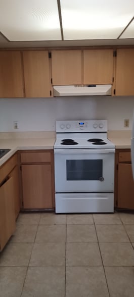 Building Photo - 454 Fairways Cir
