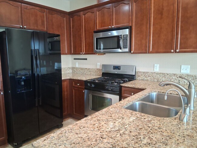 Building Photo - For Rent. 3 Bedroom, 2.5 Bath