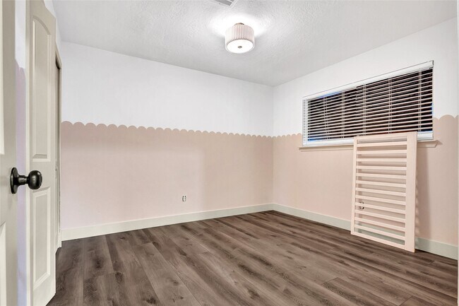 Building Photo - 10115 Kirkbluff Dr