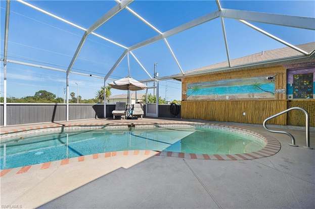 Building Photo - 703 NE 23rd Terrace