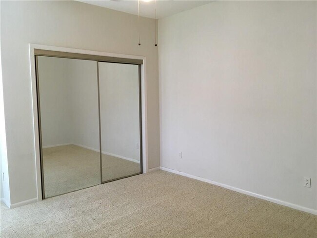 Building Photo - 2201 Lakeway Blvd