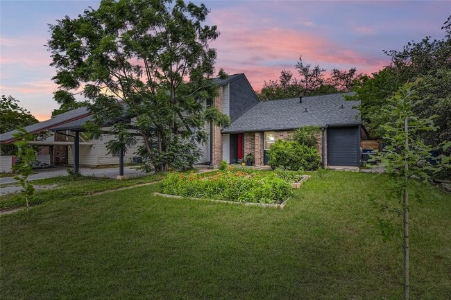 Building Photo - 6807 Woodhue Dr