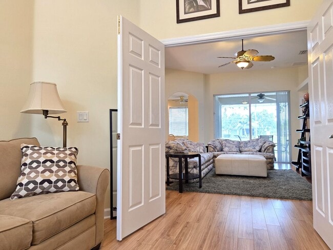Building Photo - Beautifully Decorated Home~Turn Key~Commun...