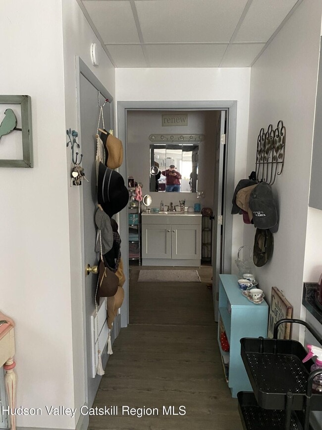 Building Photo - 540 Lakeview Terrace