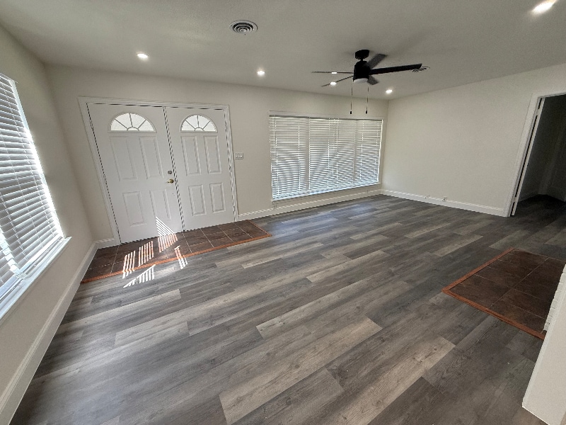 Building Photo - 116 W Park Row Dr