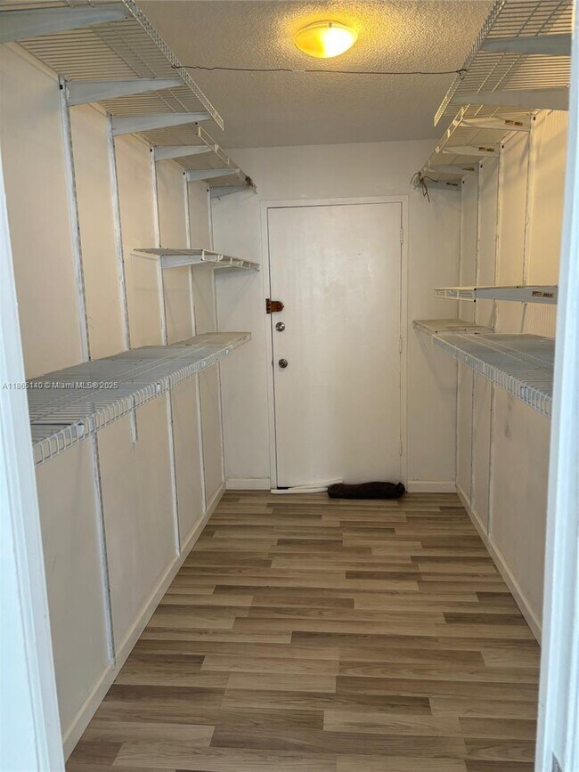 Building Photo - 18041 Biscayne Blvd