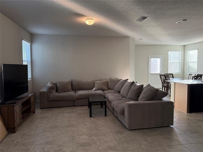 Building Photo - 2713 Paragon Fox Dr