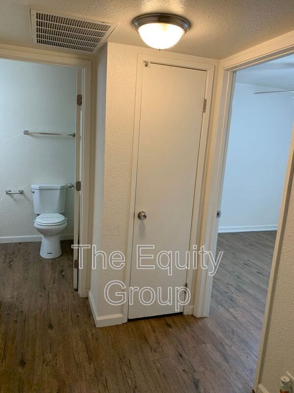 Building Photo - 3912 W Meadow Ave