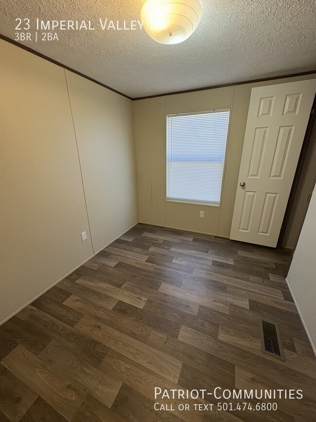 Building Photo - 23 Imperial Valley Dr