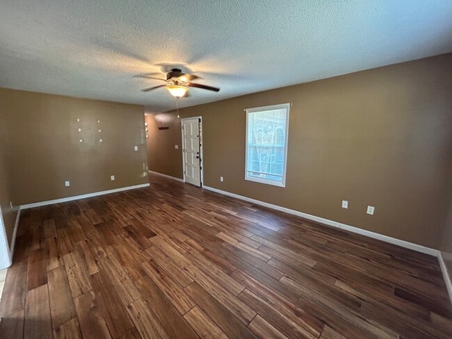 Building Photo - 111 David Dr