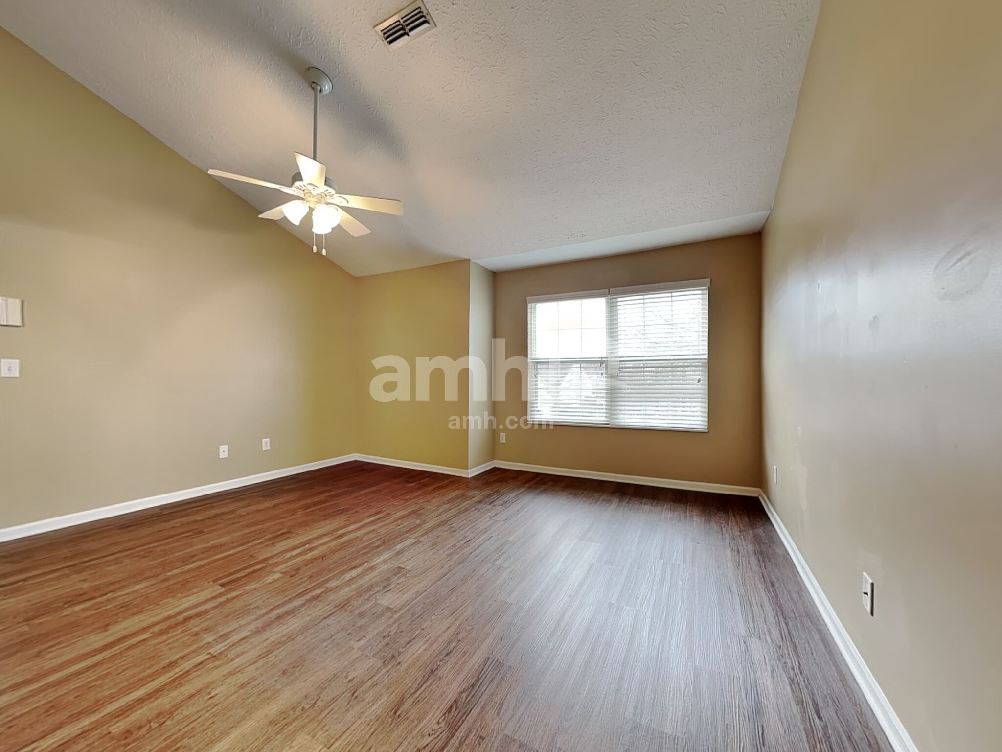 Building Photo - 2145 Blanton Dr