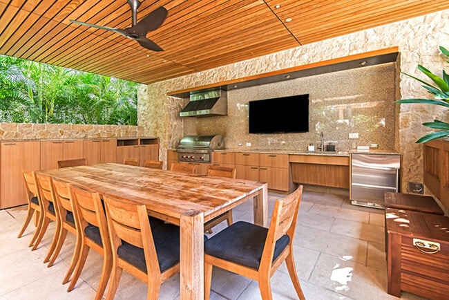 Building Photo - Luxurious Living at Park Lane 1304