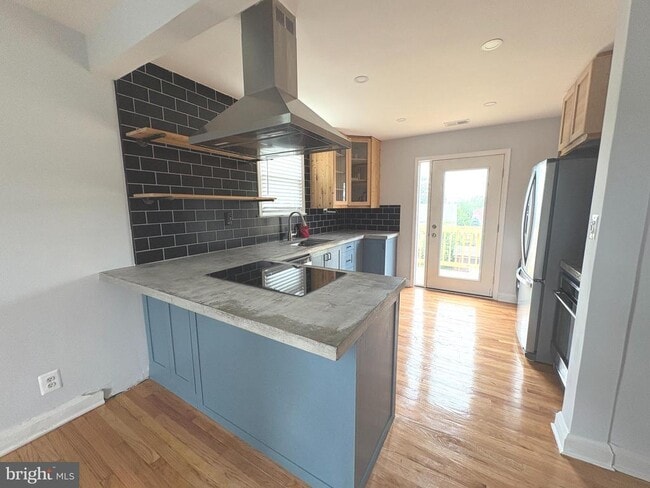Building Photo - 1708 Hall Ave