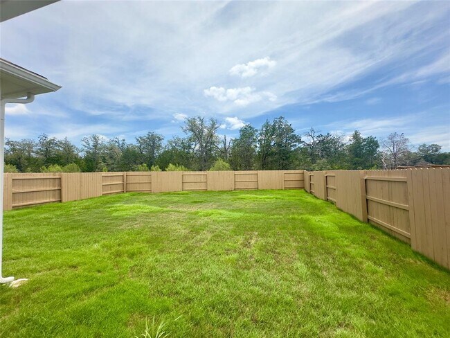 Building Photo - 111 Pinyon Pne Dr