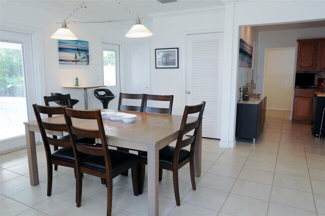 Building Photo - 29 NE 3rd St