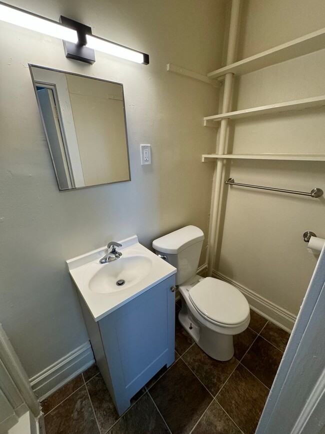 Building Photo - 116 N 11th St