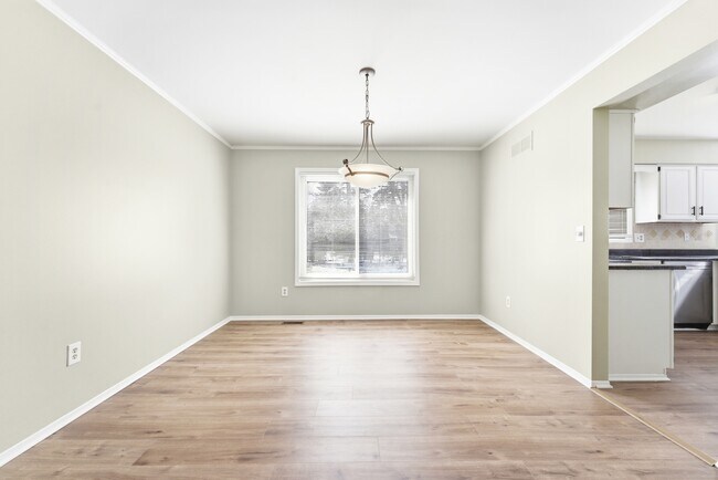 Building Photo - 25845 Buckminster Dr