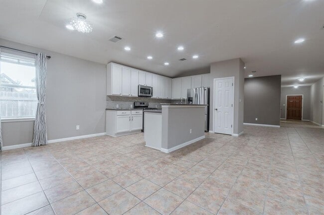 Building Photo - 9408 Castle Pines Dr