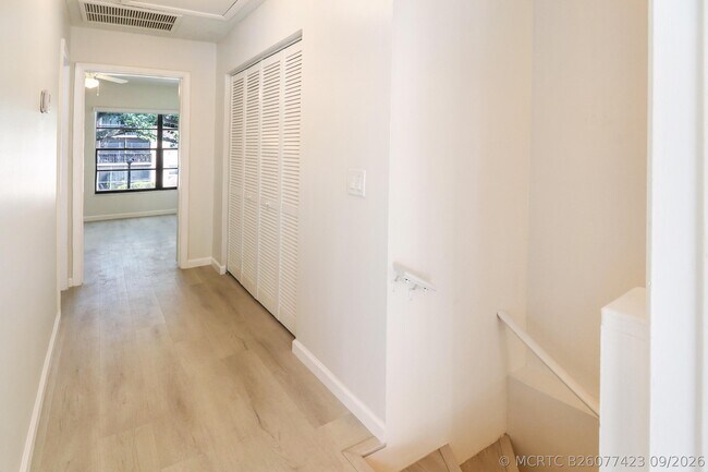 Building Photo - 2590 Coral Springs Dr