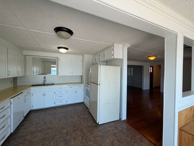 Building Photo - 2814 Mission Beach Heights Rd