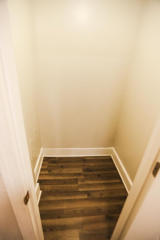 Building Photo - 628 Evesham Ave