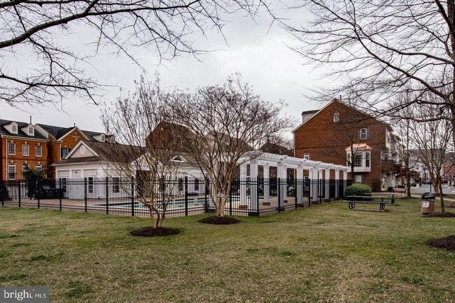 Building Photo - 708 Scarburgh Way