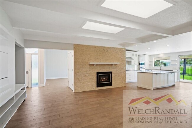 Building Photo - Beautifully Updated Single Family Home in ...