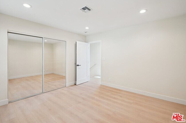 Building Photo - 5131 Campo Rd