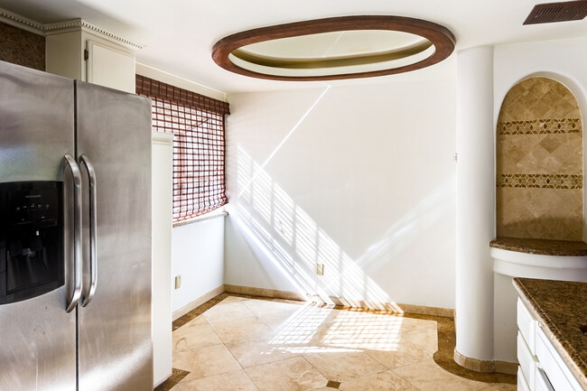 Building Photo - 13959 Victory Blvd