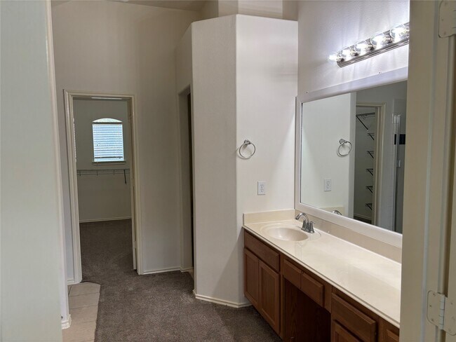 Building Photo - 21223 Colton Cove Dr