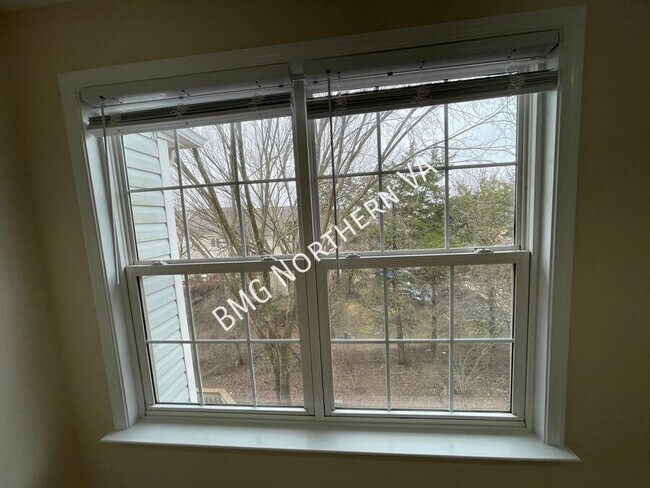 Building Photo - 22525 Maison Carree Square