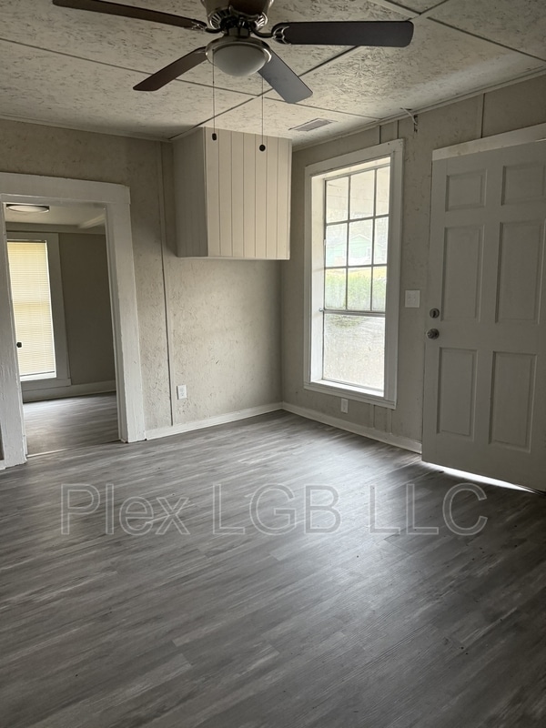 Building Photo - 117 Mc Gregor St