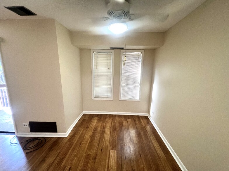 Building Photo - 2275 Country Club Dr