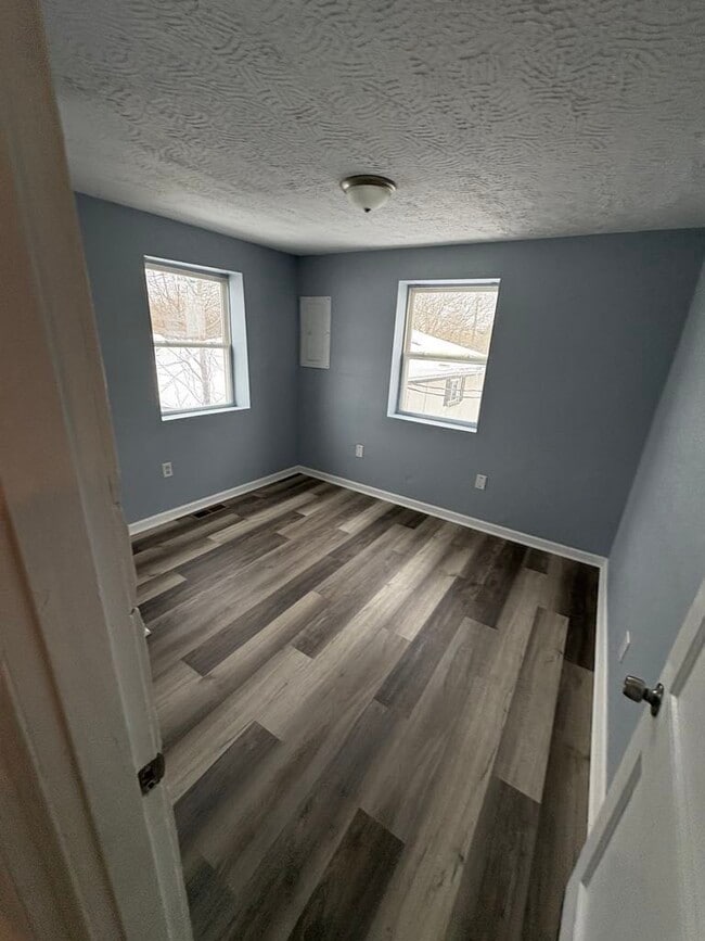 Building Photo - 1022 Byrd Ave