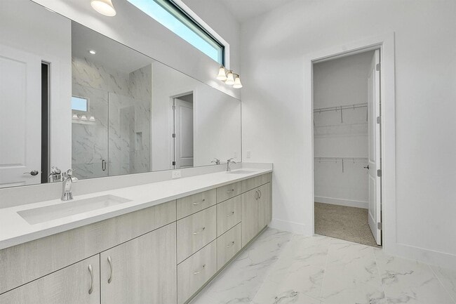 Building Photo - 13908 Vivant Dr