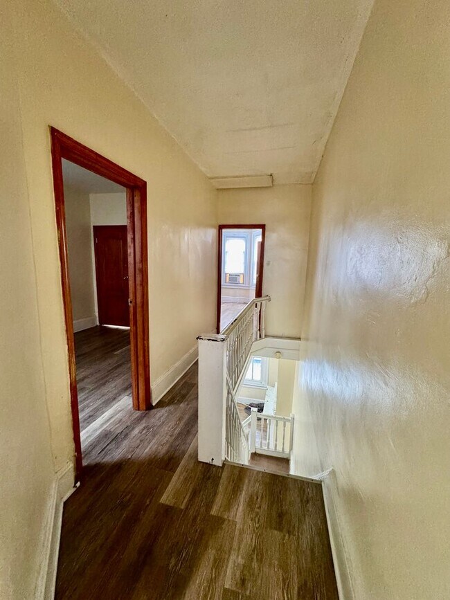 Building Photo - 220 S Millick St