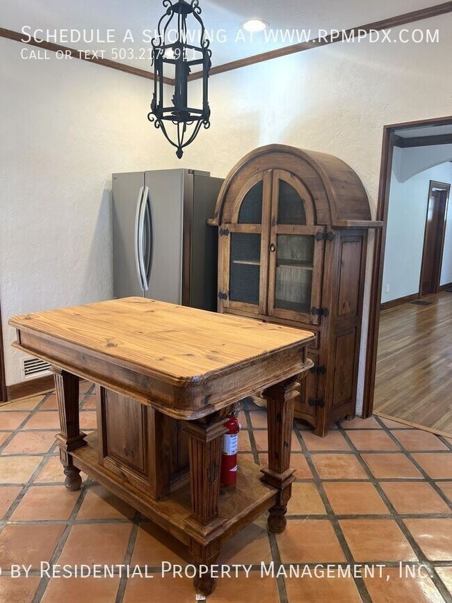 Building Photo - 2242 SE 44th Ave
