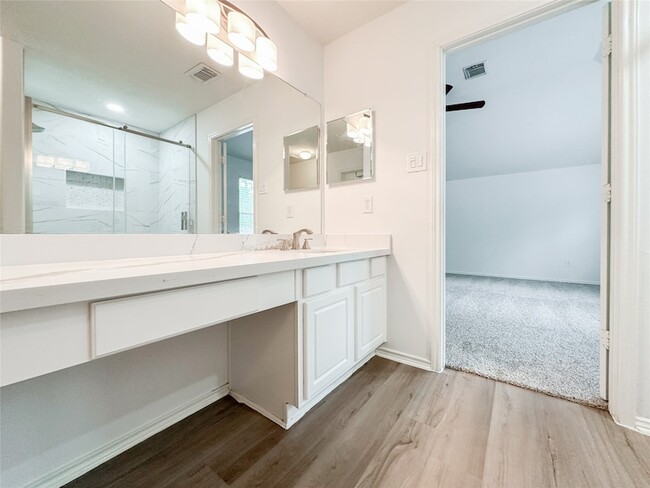 Building Photo - 11 Orion Star Ct