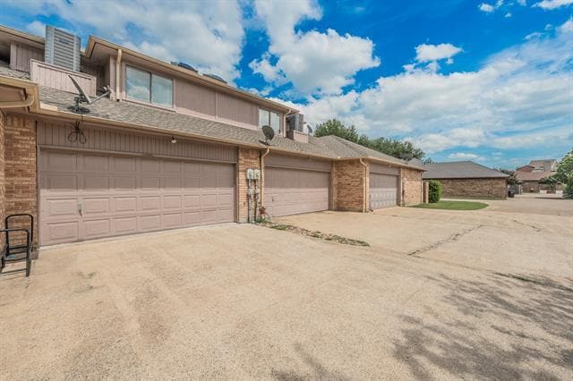 Building Photo - 5893 Westhaven Dr