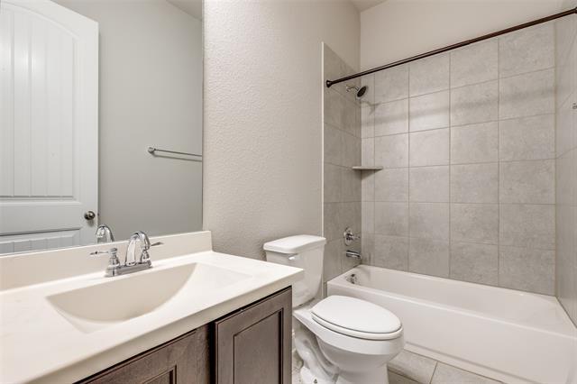 Building Photo - 2202 Fairfield Ave