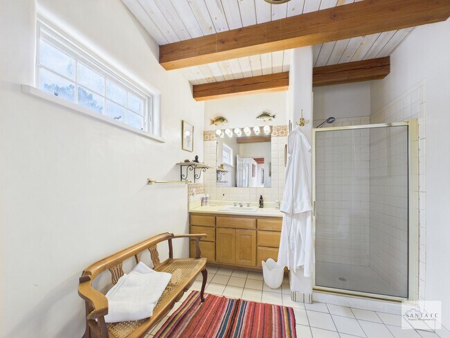 Building Photo - Downtown Fully Furnished Home Available Now!